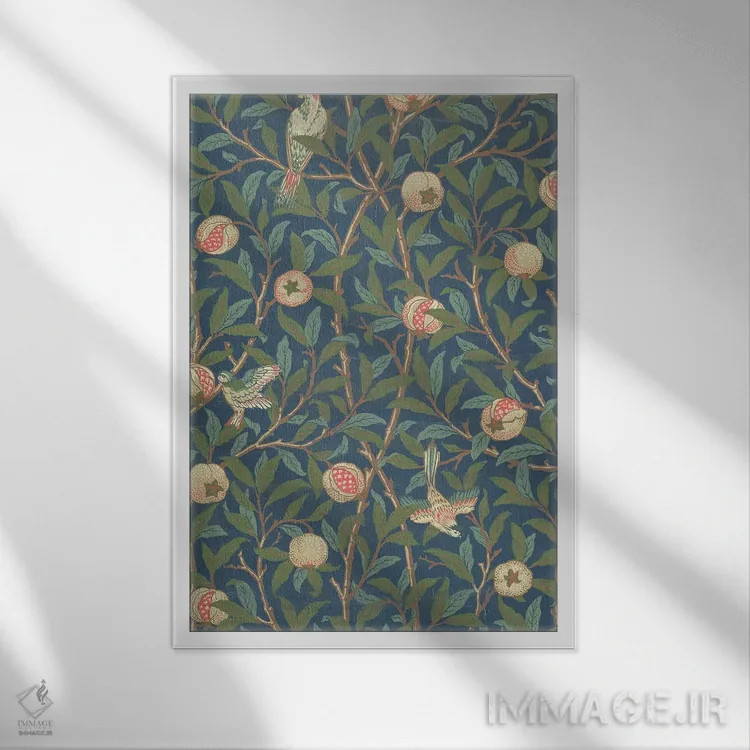 تابلو طرح کاغذ دیواری "پرنده و انار"، چاپ جان هنری دیرل اثر ویلیام موریس (طراح و هنرمند بریتانیایی) - نمای قابدار سفید