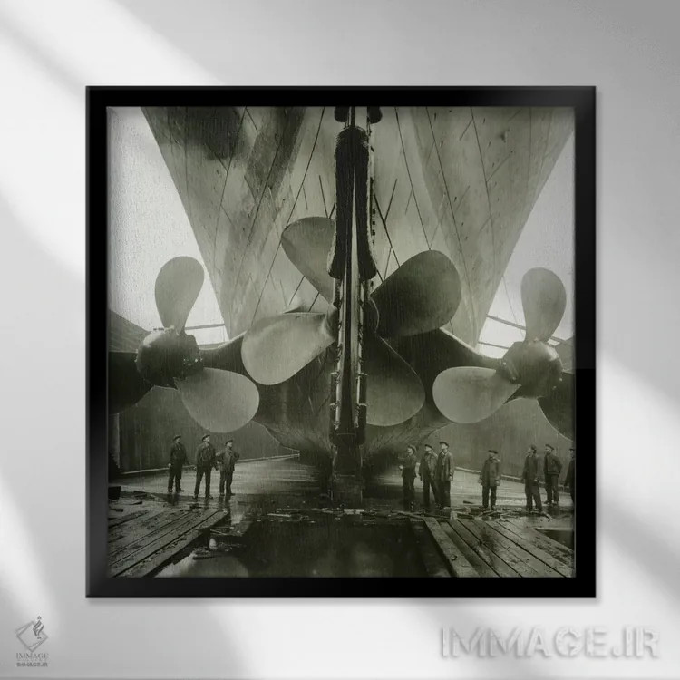 تابلو Belfast, Ireland, 1910-11,پروانههای کشتی تایتانیک در بندر تامپسون گراوینگ، کارخانه هارلند و وولف، بلفاست، ایرلند، ۱۹۱۰-۱۱ اثر عکاس انگلیسی (برچسب هنری) - نمای قابدار مشکی