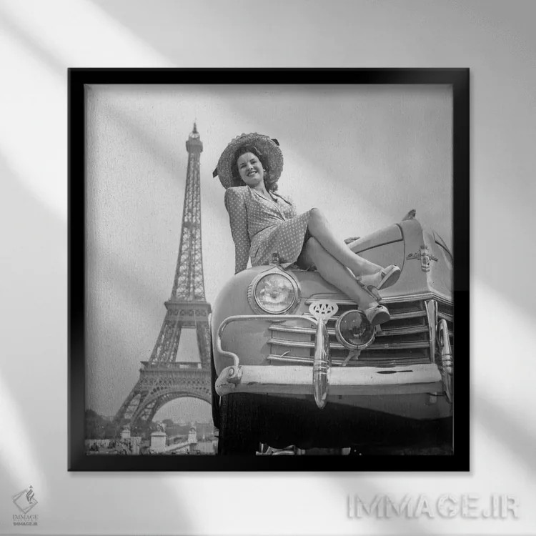 تابلو 1947 Paris : Miss Belan,مسابقه اتومبیلهای کلاسیک "کنکور دالگانس" ۲۸ ژوئن ۱۹۴۷ پاریس؛ دوشیزه بلان اثر رو دز آرشیو (آرشیو خیابان) - نمای قابدار مشکی
