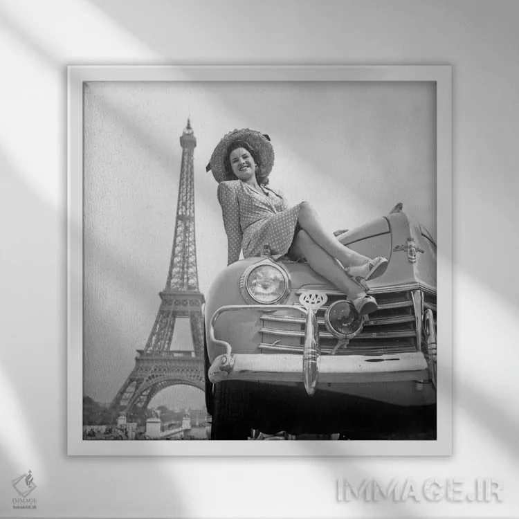 تابلو 1947 Paris : Miss Belan,مسابقه اتومبیلهای کلاسیک "کنکور دالگانس" ۲۸ ژوئن ۱۹۴۷ پاریس؛ دوشیزه بلان اثر رو دز آرشیو (آرشیو خیابان) - نمای قابدار سفید