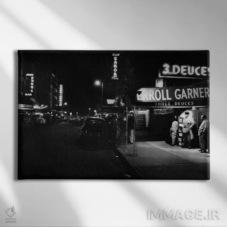 تابلو کلوب جاز "تری دوز" (Three Deuces) در خیابان ۵۲ام نیویورک اثر رو دز آرشیو (آرشیو خیابان) - نمای روبهرو روی دیوار