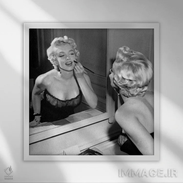 تابلو Marilyn Monroe,در صحنه فیلمبرداری، مرلین مونرو اثر رو دز آرشیو (آرشیو خیابان) - نمای قابدار سفید