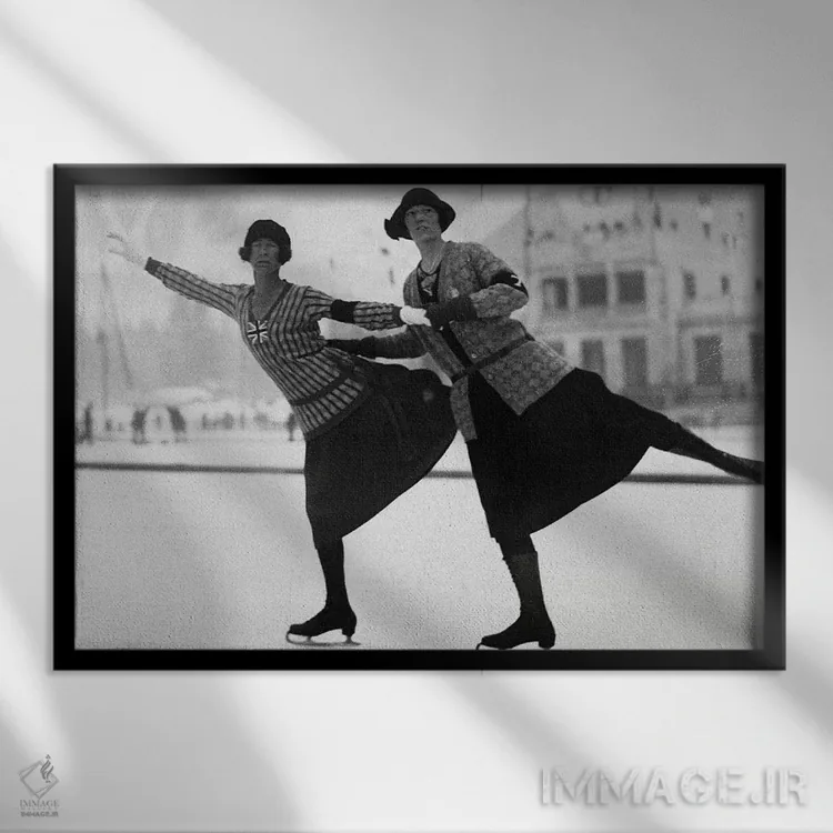 تابلو 1924 Winter Olympic Games. Chamonix, France,اسکیتبازان نمایشی انگلیسی، اثل موکلت و کتلین شاو، بازیهای المپیک زمستانی ۱۹۲۴، شامونی، فرانسه اثر رو دز آرشیو (آرشیو خیابان) - نمای قابدار مشکی