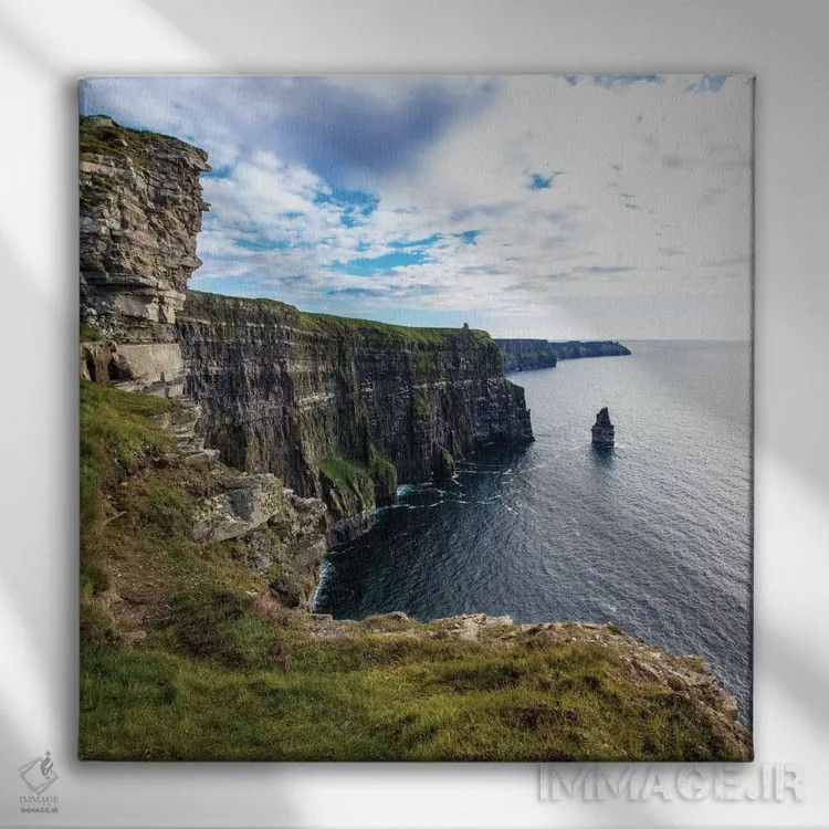 تابلو نمای مربعی صخرههای موهر (ایرلند) اثر استد بانت (در صورت نیاز: نام هنری یا تاریخی) - نمای روبهرو روی دیوار