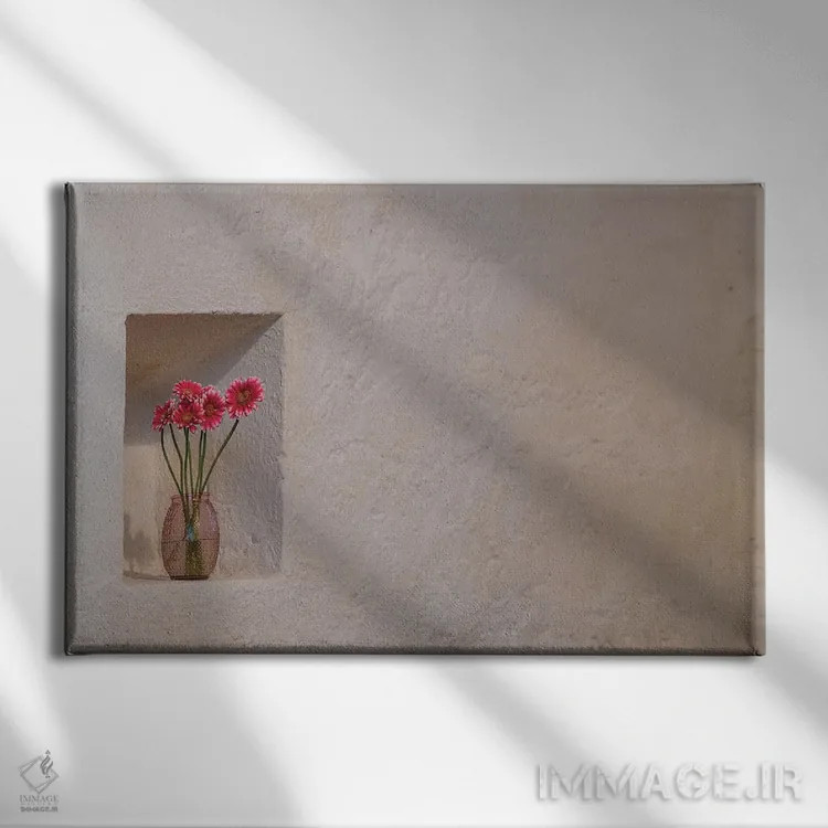 تابلو ادای احترام سادهٔ گلها در شکاف دیوارهای سنگی صومعه بالینتابر، کانتی میو، ایرلند اثر بتی سدرکوئیست - نمای روبهرو روی دیوار