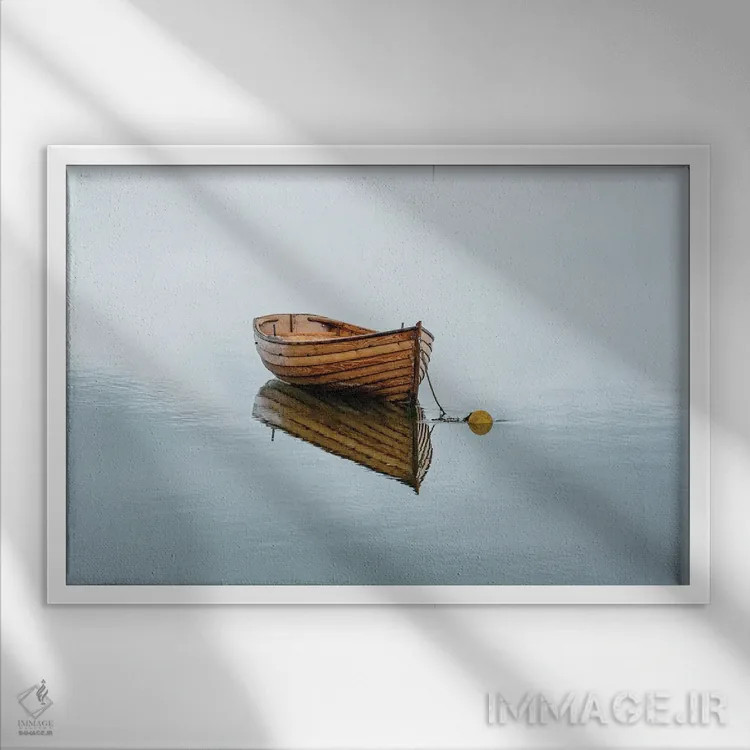 تابلو قایق چوبی در لنگرگاه نماد سادگی است. وستپورت، شهرستان مایو، ایرلند اثر بتی سدرکوئیست - نمای قابدار سفید