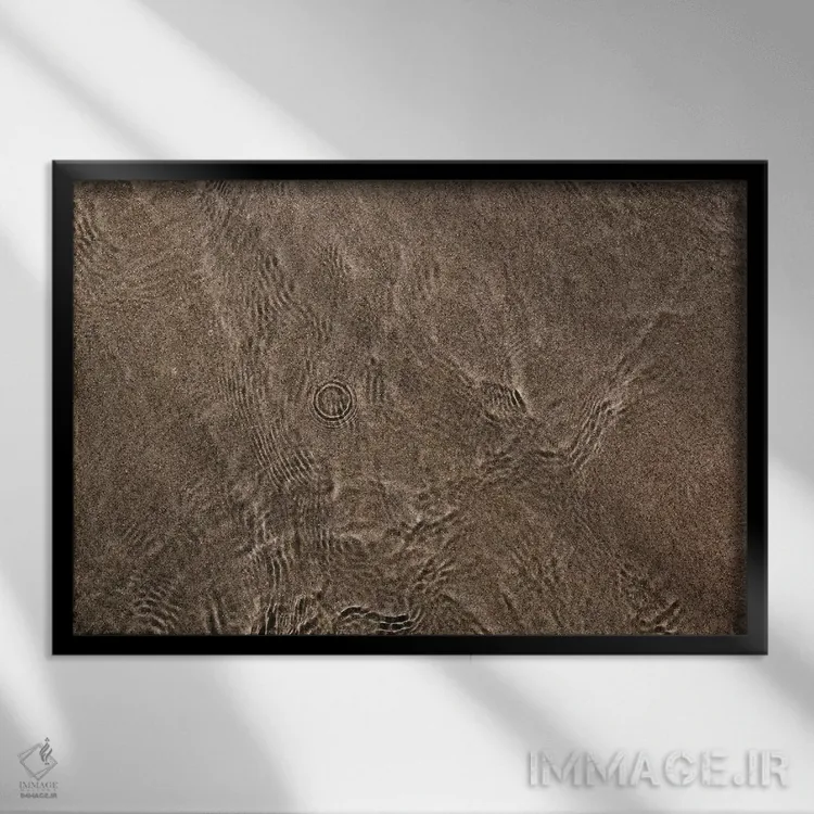 تابلو شن طلایی کرونا دو II اثر بثانی یانگ - نمای قابدار مشکی