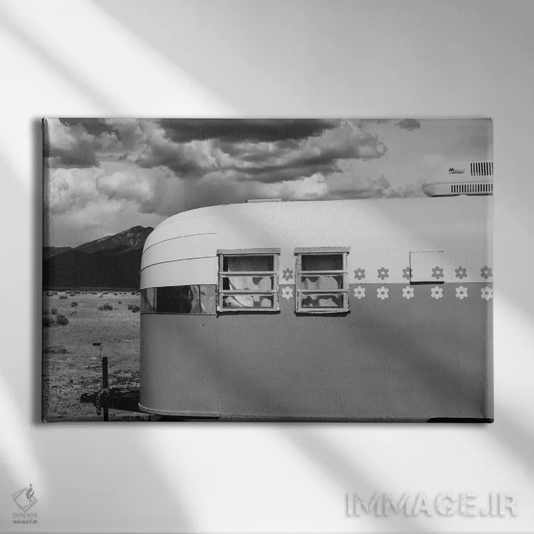 تابلو تریلر ایرستریم نیومکزیکو ۹ اثر بثانی یانگ - نمای روبهرو روی دیوار