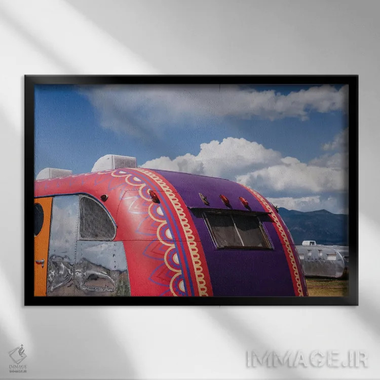 تابلو تریلر ایرستریم نیومکزیکو اثر بثانی یانگ - نمای قابدار مشکی