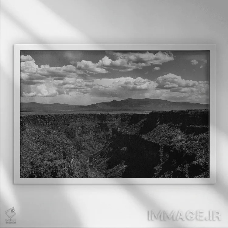 تابلو دره ریو گراند ۳ اثر بثانی یانگ - نمای قابدار سفید