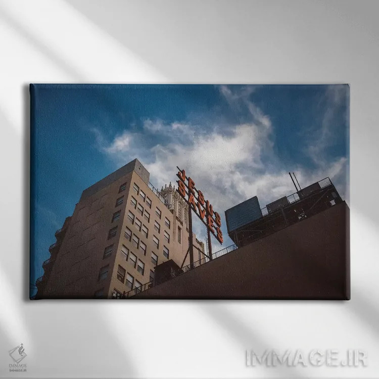 تابلو عیسی در لسآنجلس نجاتبخش است ۲ اثر بثانی یانگ - نمای روبهرو روی دیوار