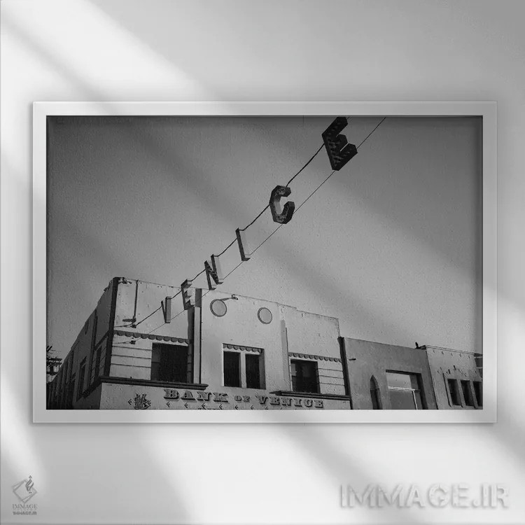 تابلو ساحل ونیز کالیفرنیا چهارم اثر بثانی یانگ - نمای قابدار سفید