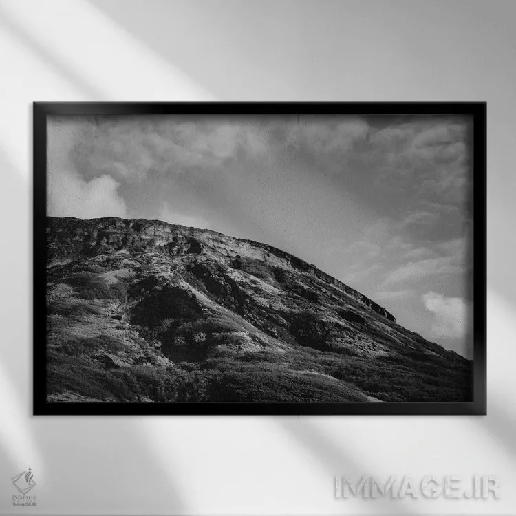 تابلو کوه هاوایی اثر بثانی یانگ - نمای قابدار مشکی