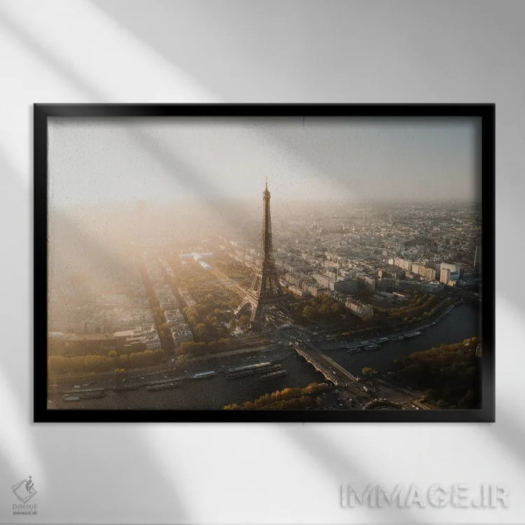 تابلو بانوی آهنین اثر آندریا کاروزو - نمای قابدار مشکی