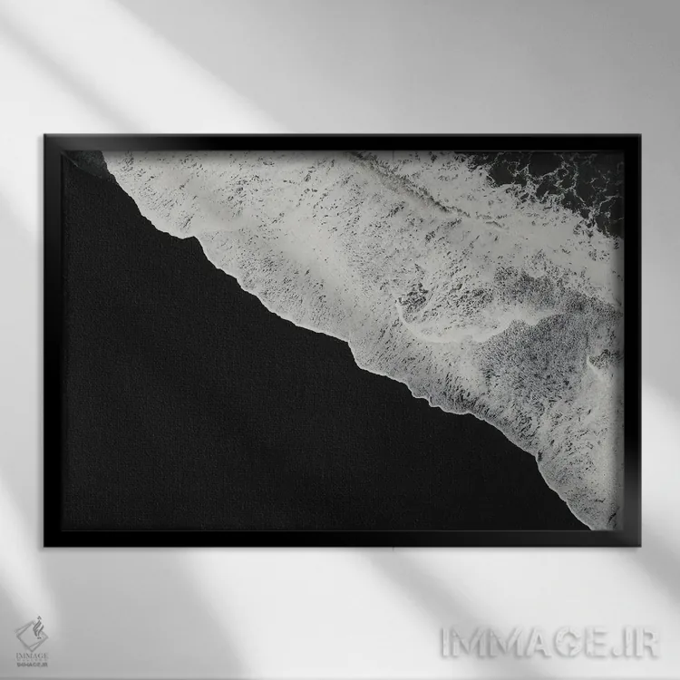 تابلو ساحل سیاه اثر آندریا کاروزو - نمای قابدار مشکی