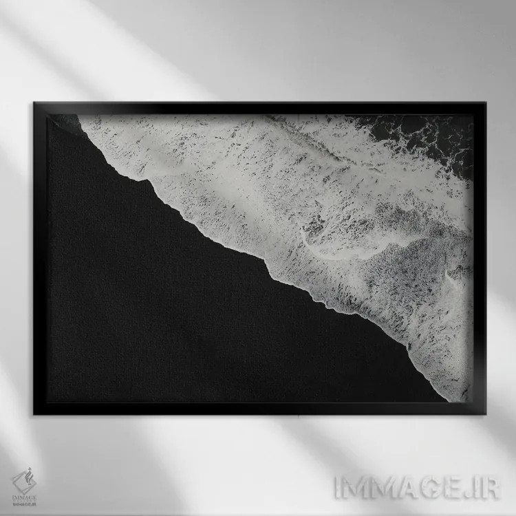 تابلو ساحل سیاه اثر آندریا کاروزو - نمای قابدار مشکی