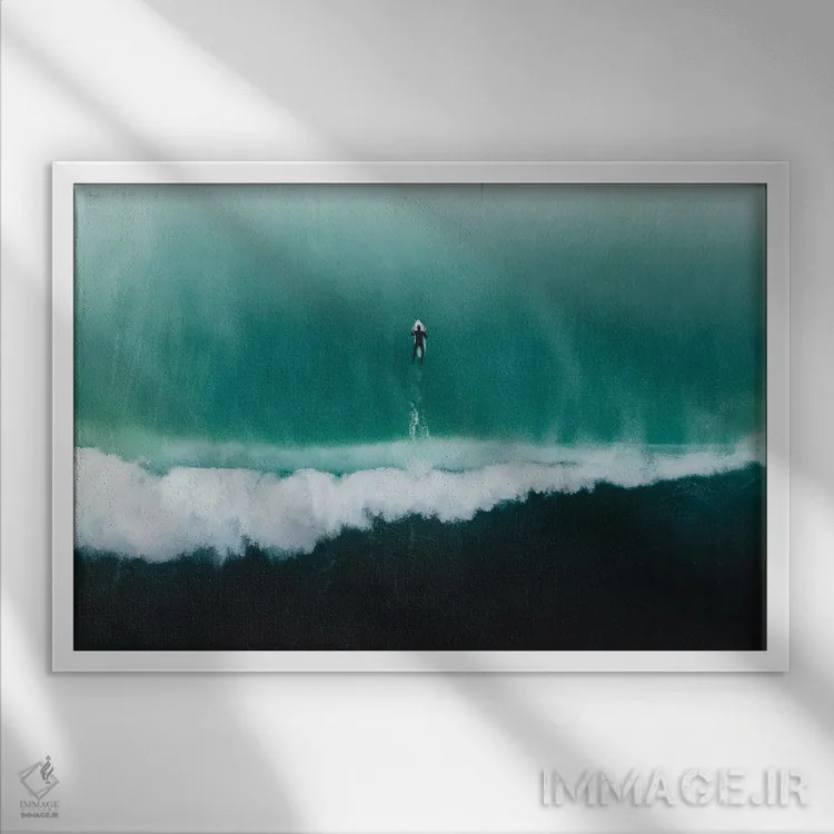 تابلو مسیر موجسوار اثر آندریا کاروزو - نمای قابدار سفید