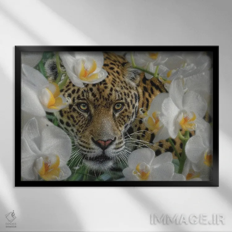 تابلو جگوار در بهشت ارکیدهها اثر کالین بوگل - نمای قابدار مشکی