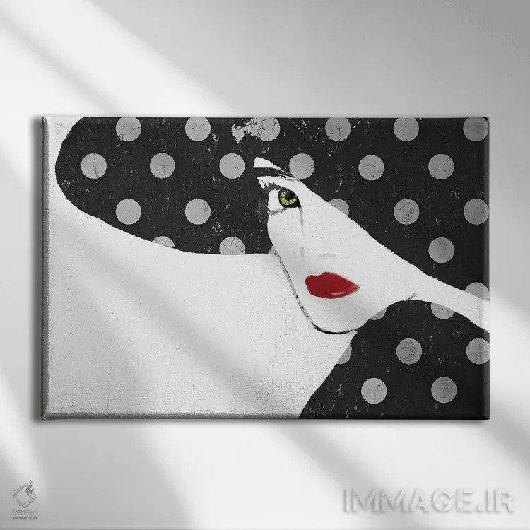 تابلو لانهٔ زنان IV اثر ساشا - نمای روبهرو روی دیوار