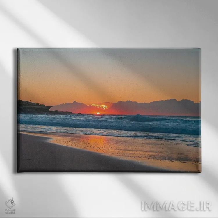 تابلو ساعت طلایی (عکاسی) اثر شارلوت کرد - نمای روبهرو روی دیوار