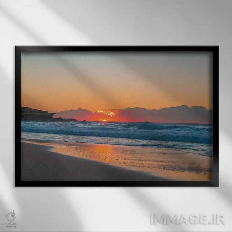 تابلو ساعت طلایی (عکاسی) اثر شارلوت کرد - نمای قابدار مشکی