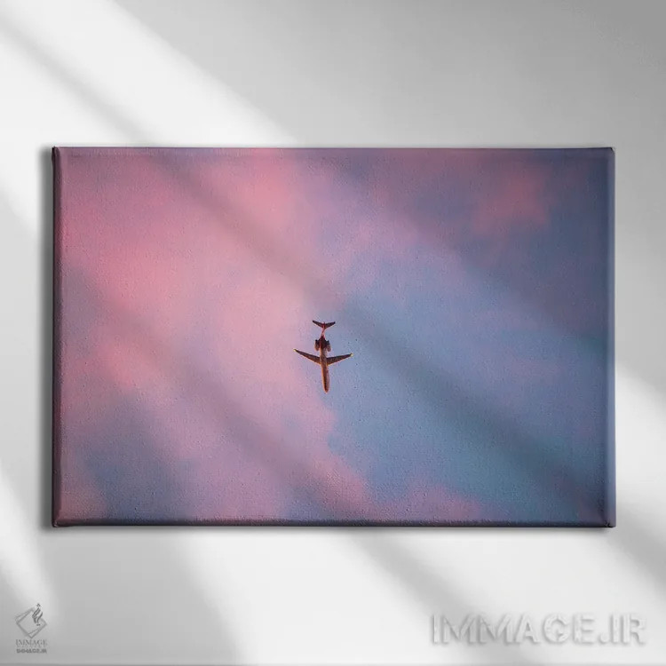 تابلو پیش از قرنطینه اثر شارلوت کرد - نمای روبهرو روی دیوار