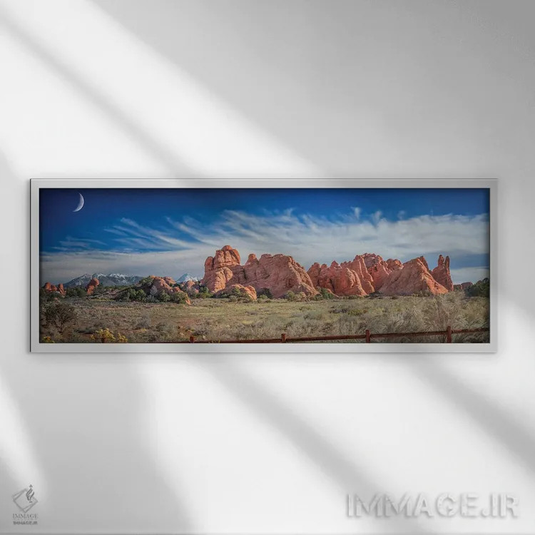 تابلو ماه بالای پارک ملی آرچز اثر عکاسی جاناتان راس - نمای قابدار سفید