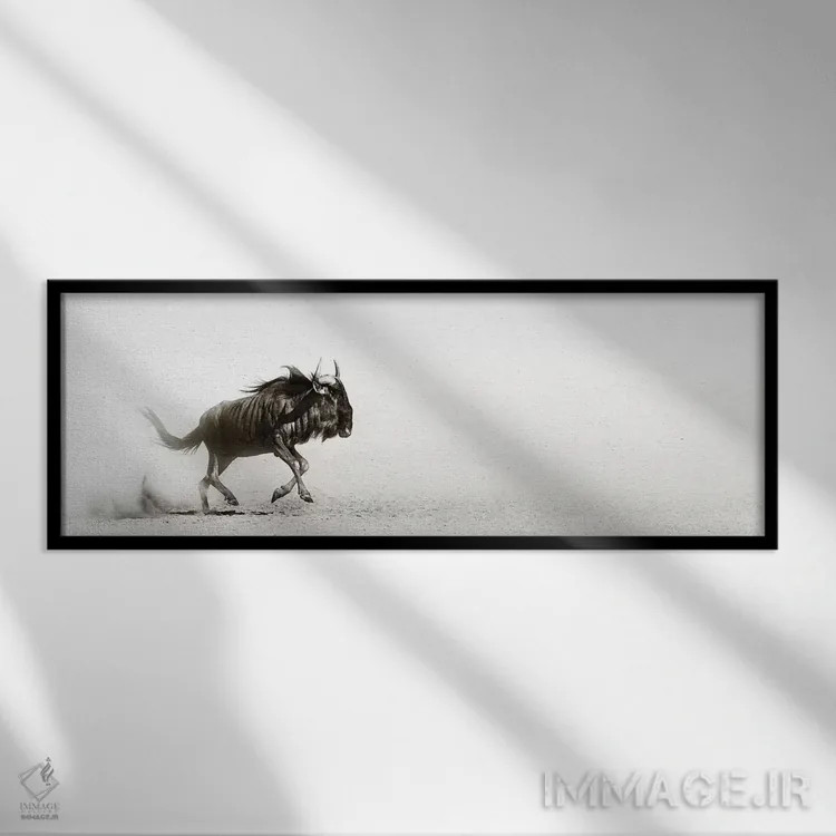 تابلو گاو وحشی آبی در بیابان (گنو آبی) اثر یوهان سوانپوئل - نمای قابدار مشکی