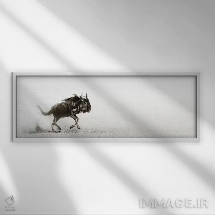 تابلو گاو وحشی آبی در بیابان (گنو آبی) اثر یوهان سوانپوئل - نمای قابدار سفید