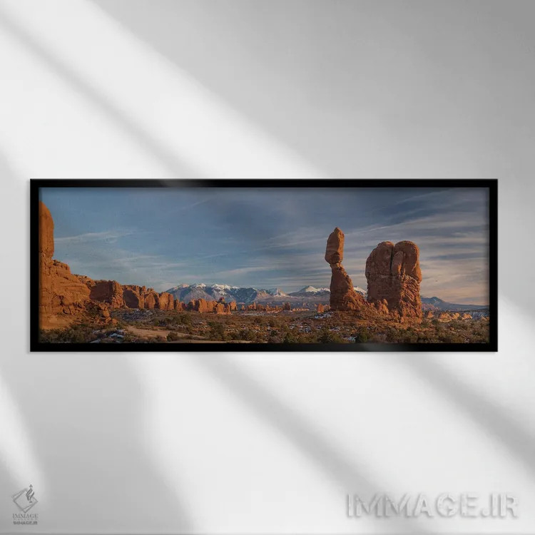 تابلو Utah. Panoramic image of Balanced Rock at sunset, Arches National Park.,ایالات متحده، یوتا. تصویر پانوراما از سنگ متعادل در غروب، پارک ملی آرچز اثر جودیت زیمرمن - نمای قابدار مشکی