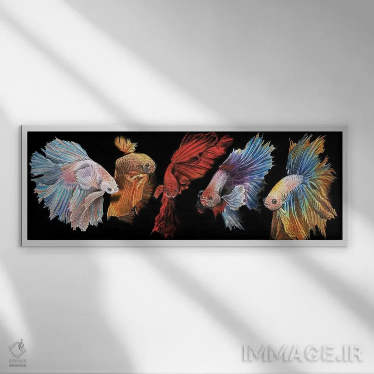 تابلو ماهی بتا در سیاهی اثر لیام کوموات - نمای قابدار سفید