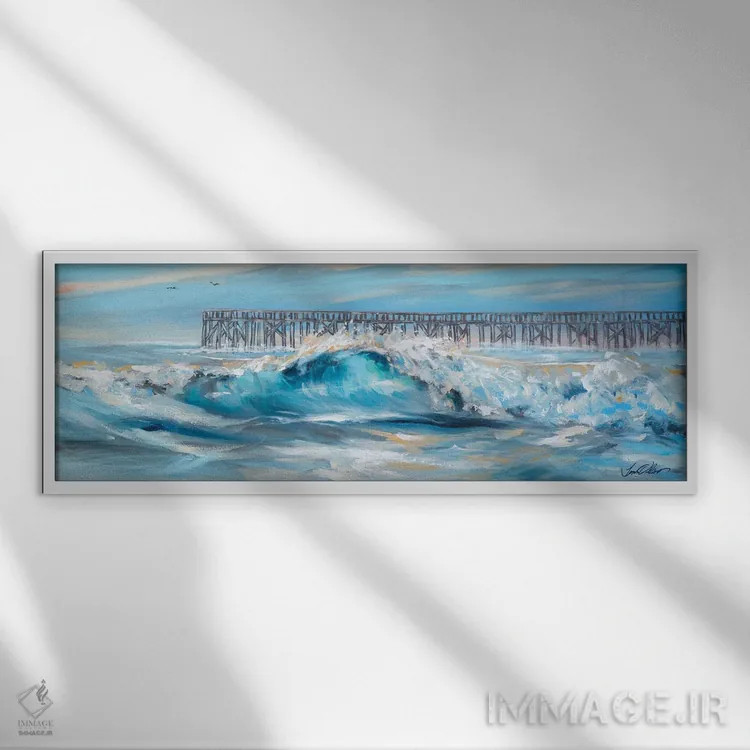 تابلو "سوار بر امواج کنار اسکله" اثر لیندا اولسن - نمای قابدار سفید