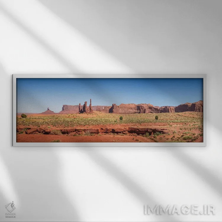 تابلو توتم پل در دره یادبود اثر ملانی ویولا - نمای قابدار سفید