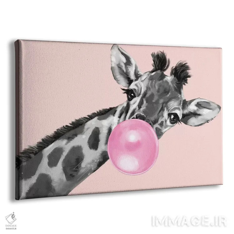 تابلو زرافه شیطان که آدامس بادکنکی در رنگ صورتی فوت میکند اثر بگ نوز ورک (استودیو) - نمای پرسپکتیو محصول