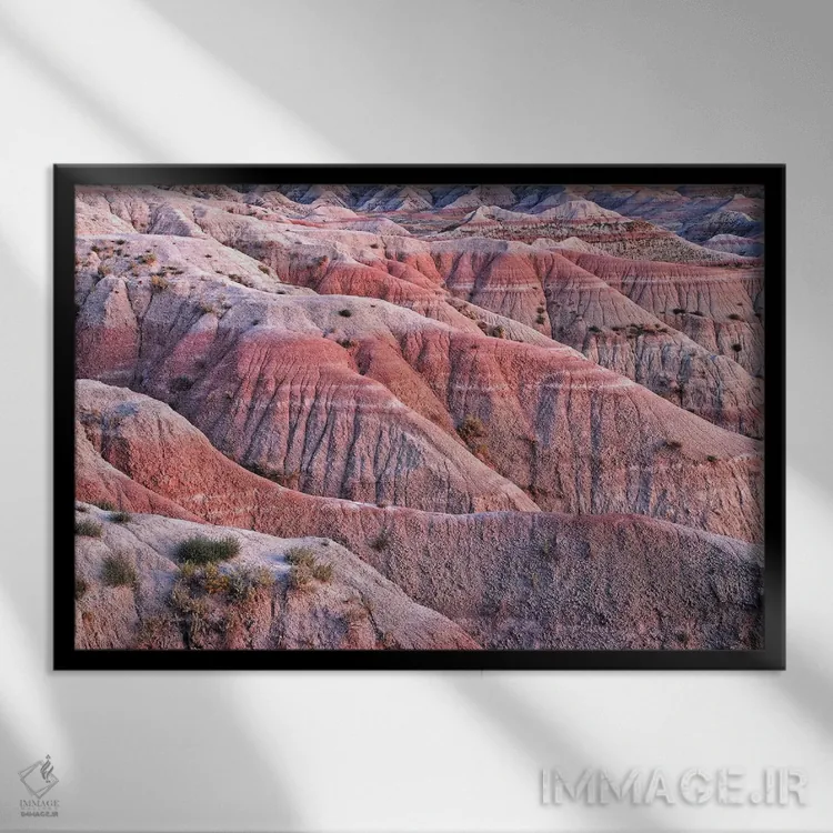 تابلو رنگهای غروب سرزمینهای بَد اثر برایان ولف - نمای قابدار مشکی