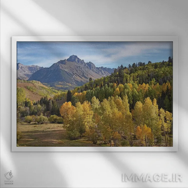 تابلو دره دالاس اثر برایان ولف - نمای قابدار سفید