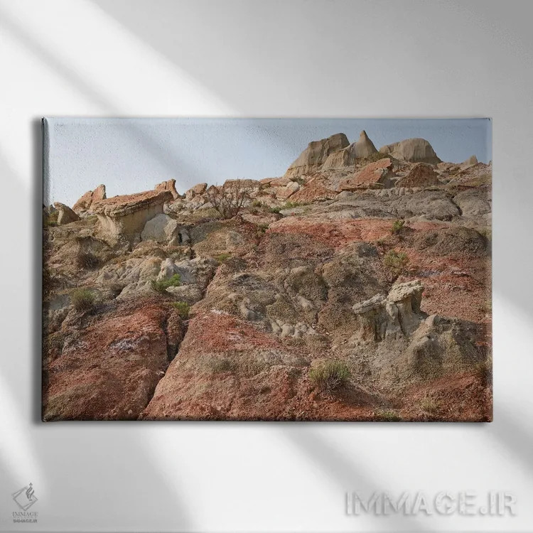 تابلو هودوها (ستونهای سنگی طبیعی) اثر برایان ولف - نمای روبهرو روی دیوار