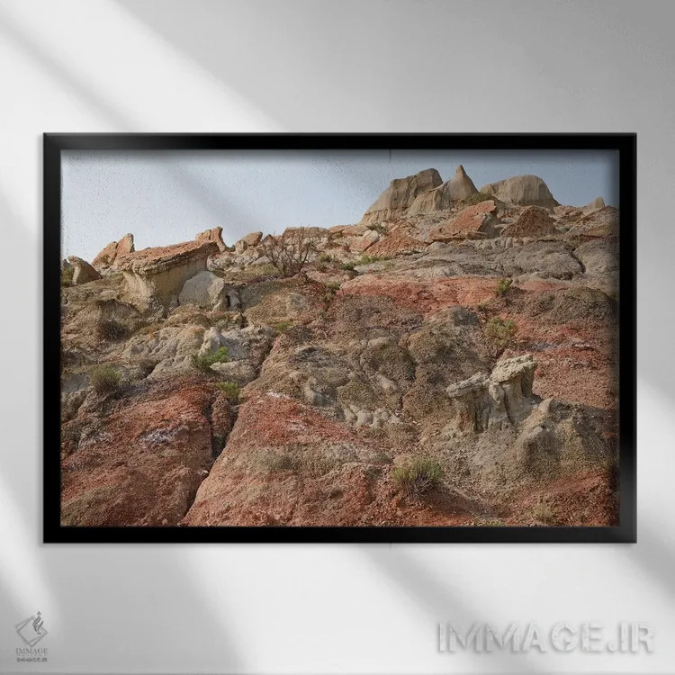 تابلو هودوها (ستونهای سنگی طبیعی) اثر برایان ولف - نمای قابدار مشکی