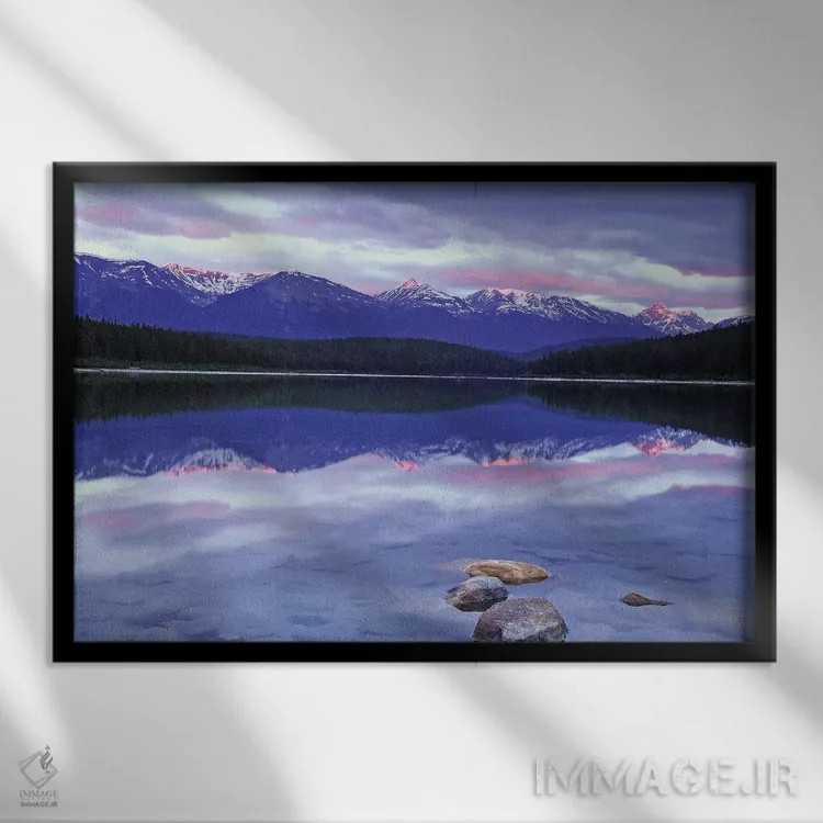 تابلو دریاچه پاتریشیا در طلوع آفتاب اثر برایان ولف - نمای قابدار مشکی