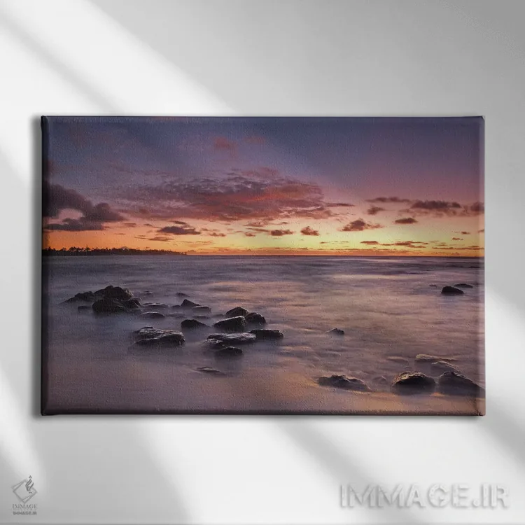 تابلو غروب برکهٔ نمکی اثر برایان ولف - نمای روبهرو روی دیوار