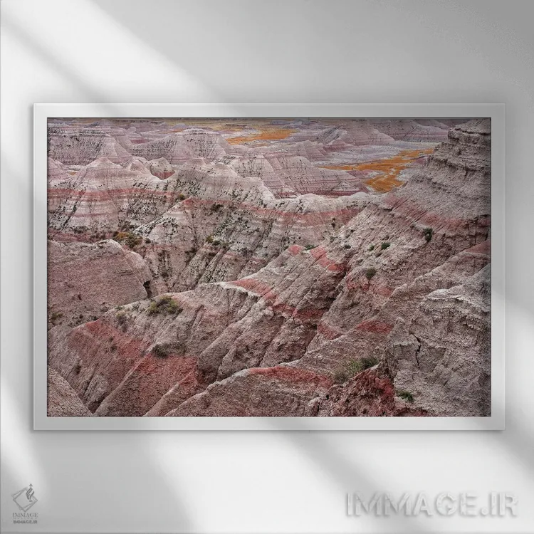 تابلو سرزمینهای بایر اثر برایان ولف - نمای قابدار سفید