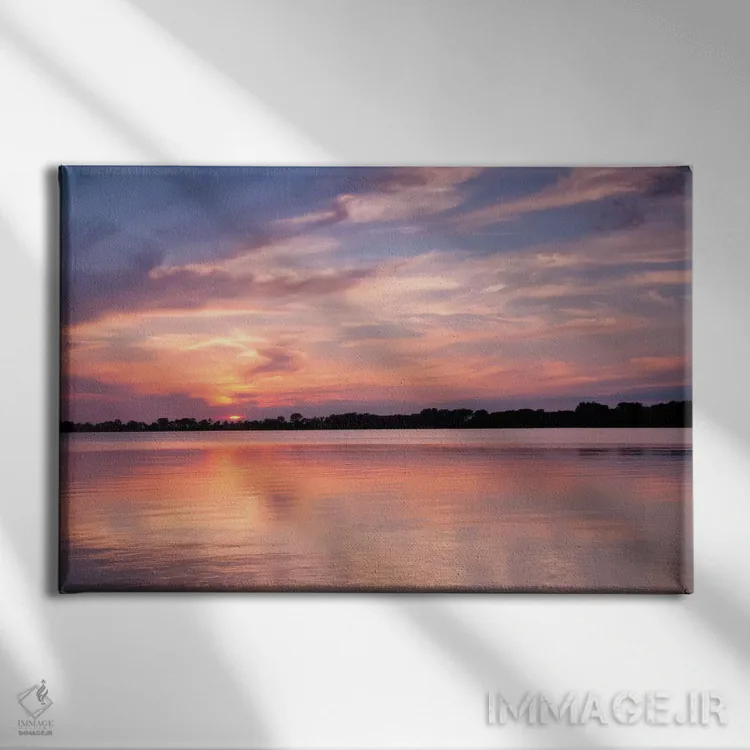 تابلو غروب بر دریاچه اثر برایان ولف - نمای روبهرو روی دیوار