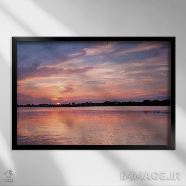 تابلو غروب بر دریاچه اثر برایان ولف - نمای قابدار مشکی