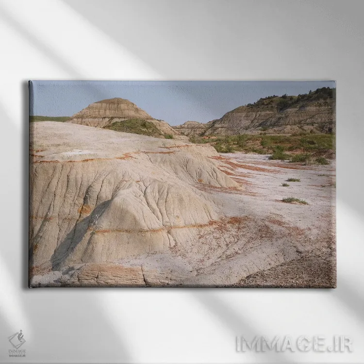 تابلو رنگهای سرزمینهای بایر اثر برایان ولف - نمای روبهرو روی دیوار