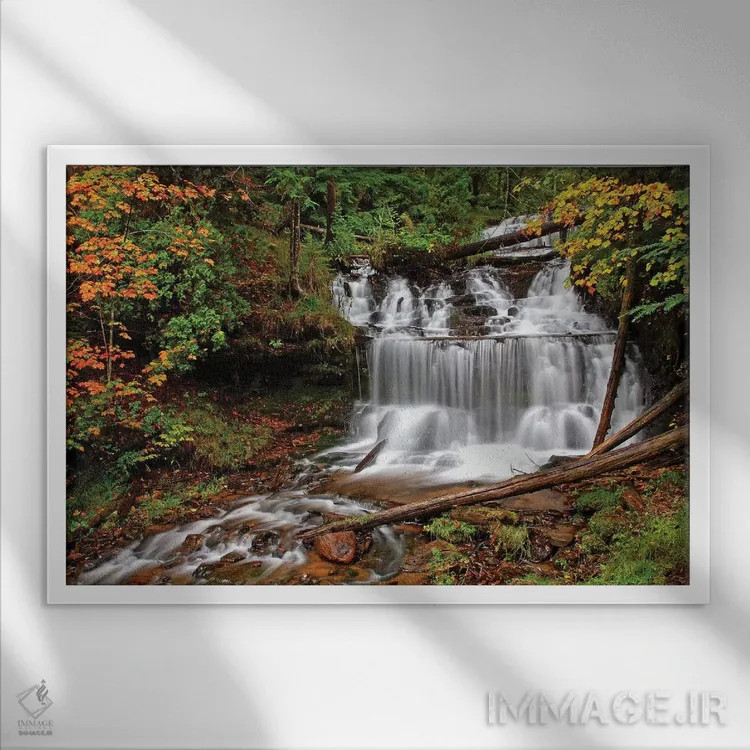 تابلو آبشار واگنر اثر برایان ولف - نمای قابدار سفید