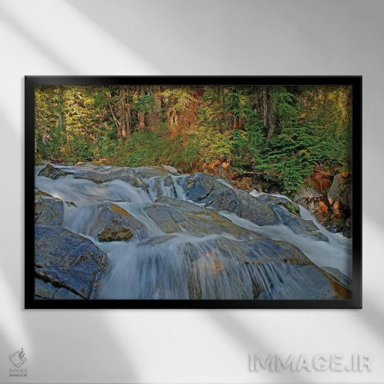 تابلو آبشارهای کوه رینیه اثر برایان ولف - نمای قابدار مشکی