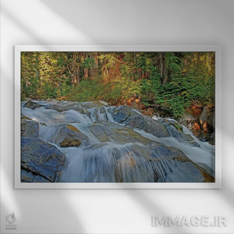 تابلو آبشارهای کوه رینیه اثر برایان ولف - نمای قابدار سفید