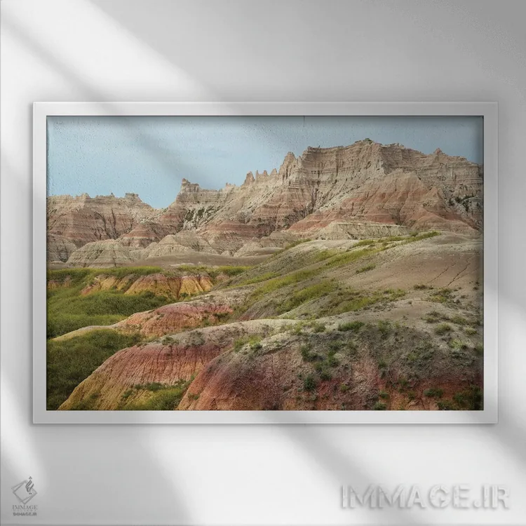 تابلو آبنباتهای سرزمینهای بایر (شکلهای صخرهای) اثر برایان ولف - نمای قابدار سفید