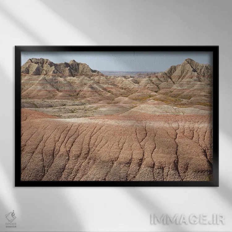 تابلو شکلگیریهای بدلندز اثر برایان ولف - نمای قابدار مشکی