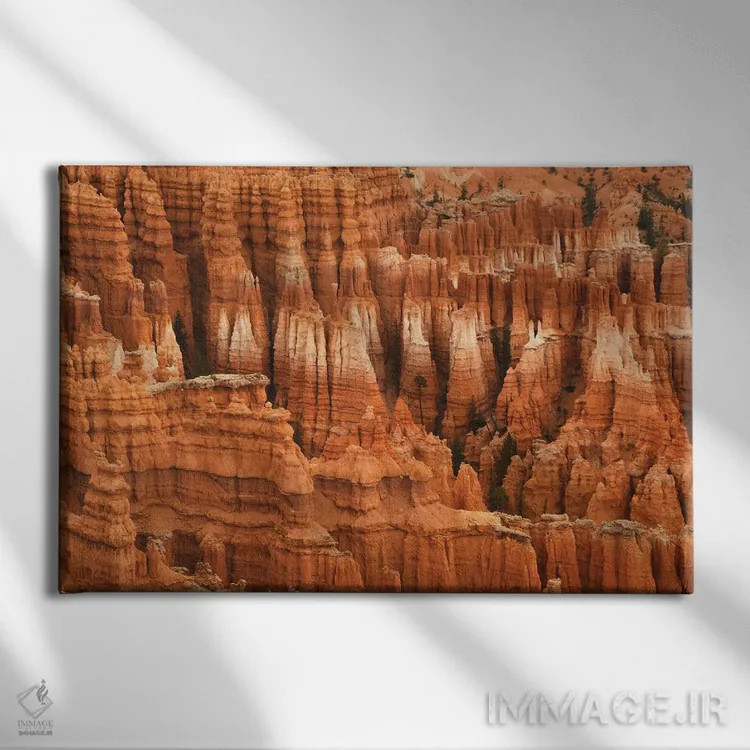 تابلو هودوهای رنگین (ستونهای سنگی) اثر برایان ولف - نمای روبهرو روی دیوار